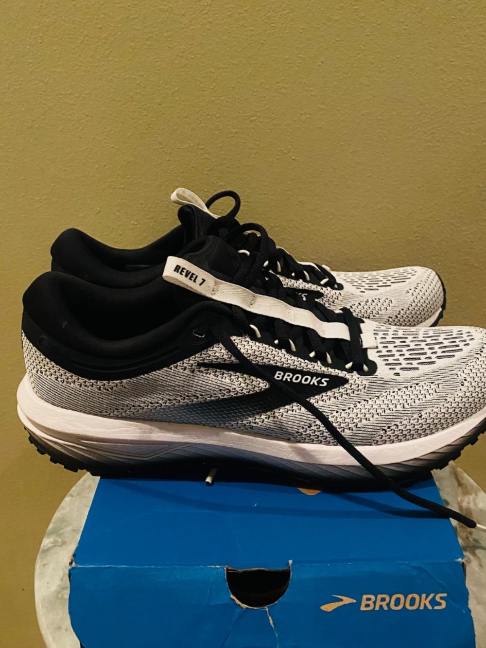 Brooks Revel 7 Shoes Size 11 Womens 120424-1B-036 - Picture 5 of 7
